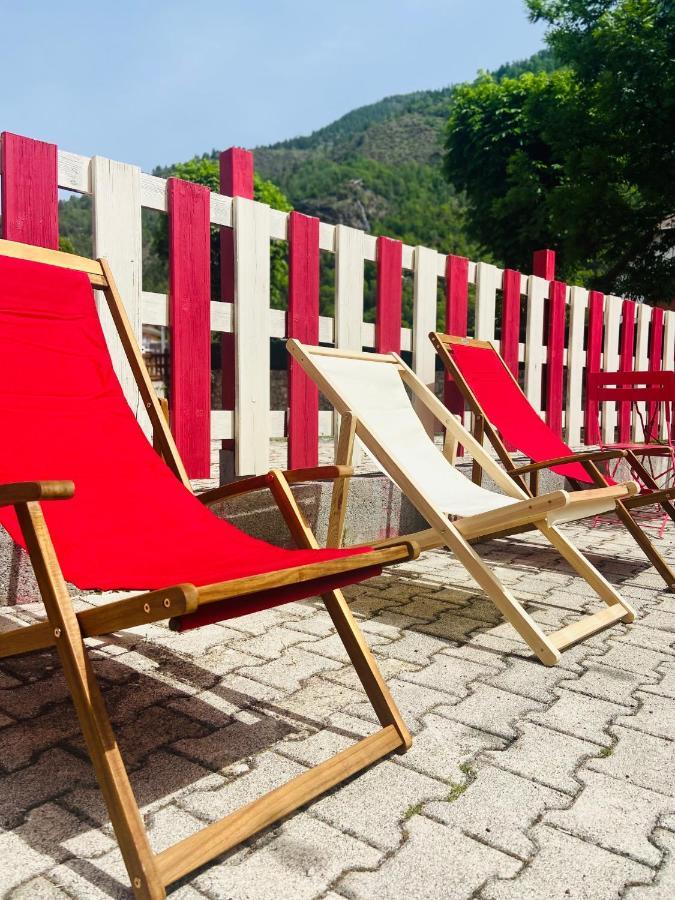 Le Rabuons Hotel Saint-Étienne-de-Tinée Екстериор снимка