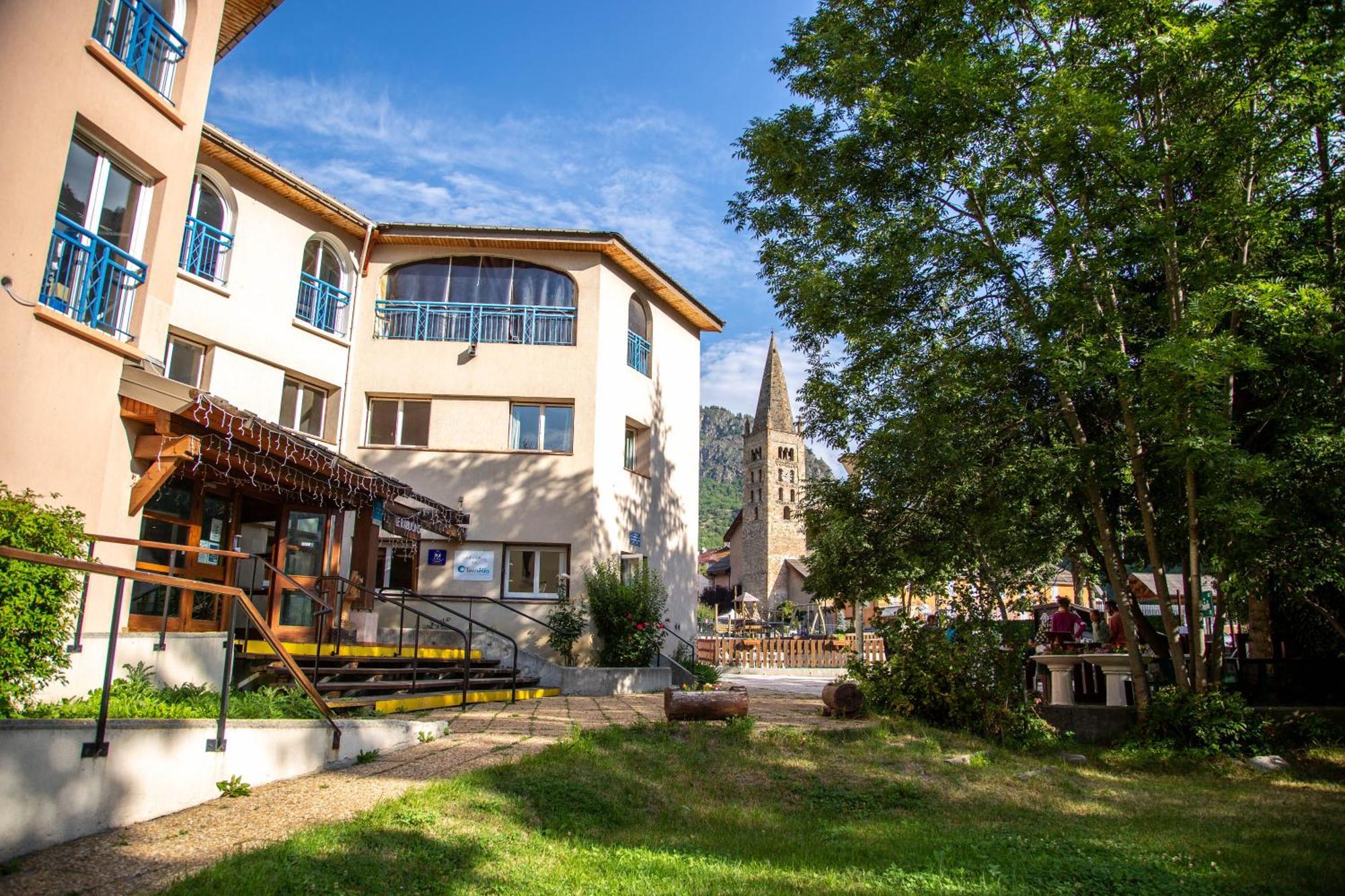 Le Rabuons Hotel Saint-Étienne-de-Tinée Екстериор снимка