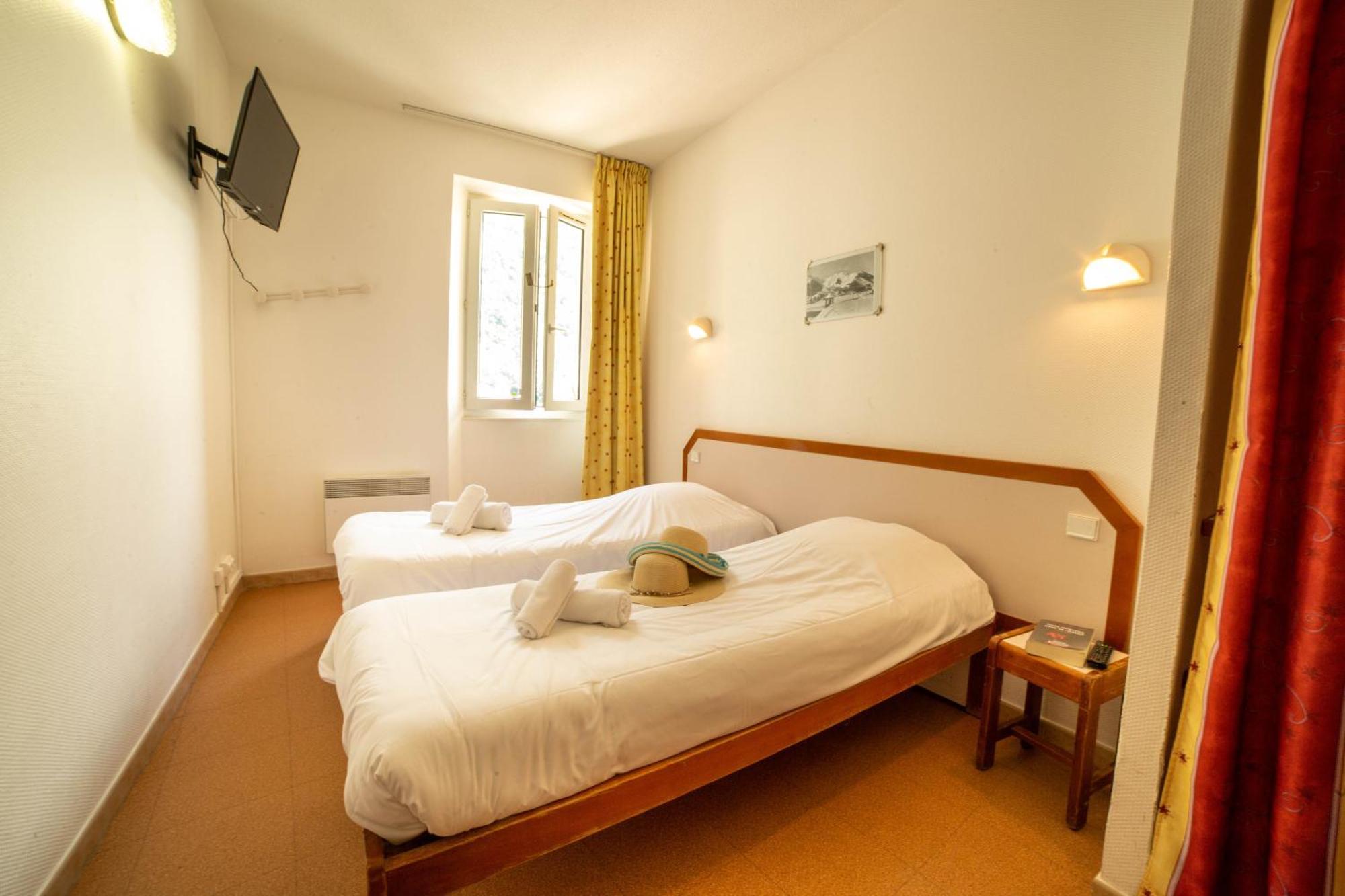 Le Rabuons Hotel Saint-Étienne-de-Tinée Екстериор снимка