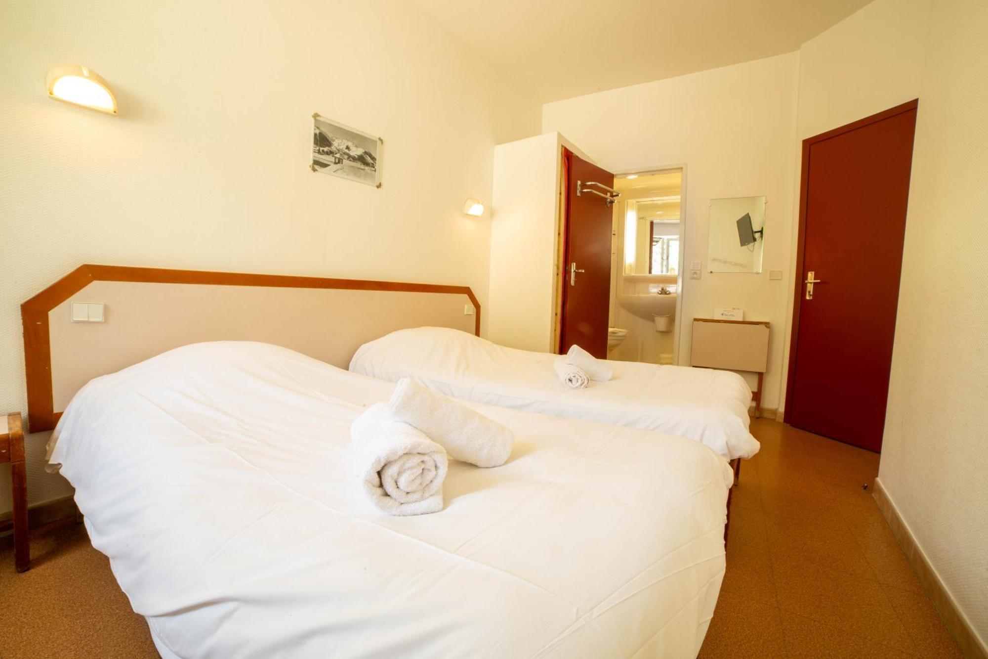 Le Rabuons Hotel Saint-Étienne-de-Tinée Екстериор снимка