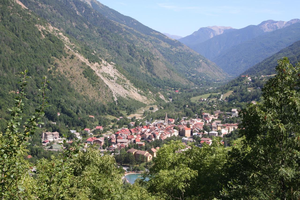 Le Rabuons Hotel Saint-Étienne-de-Tinée Екстериор снимка